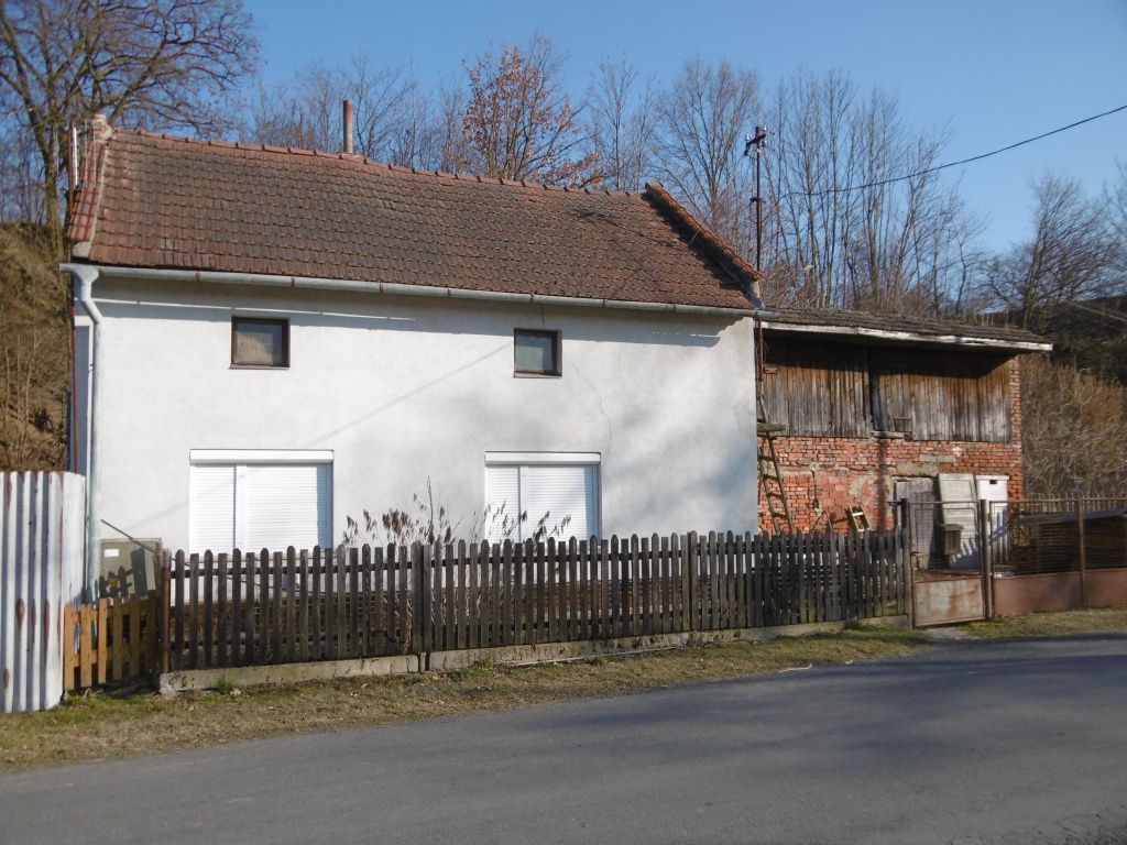 Dražba podílu 1/3 na rodinném domě v obci Lazníky, okres Přerov
