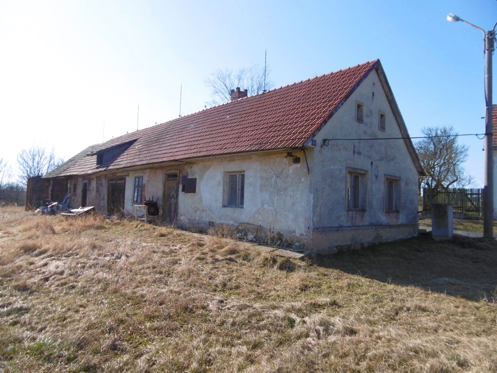 Dražba - Spoluvlastnický podíl na rodinném domě v obci Výrov