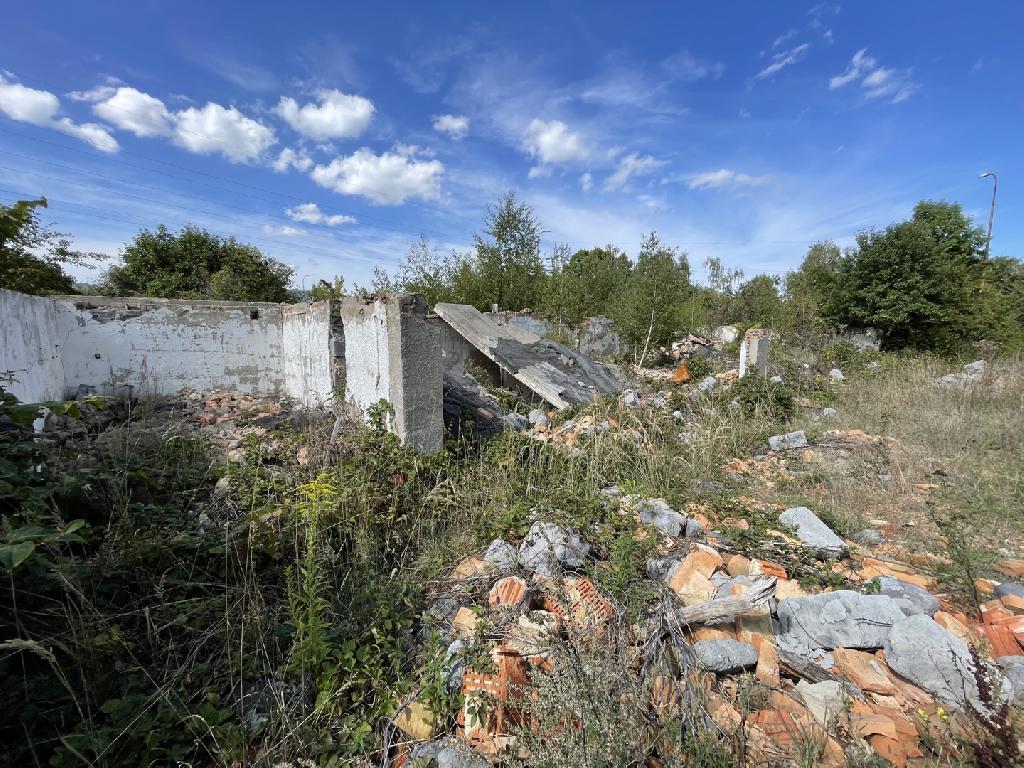 Dražba - Komořany u Mostu LV 394 – Garáže a pozemky