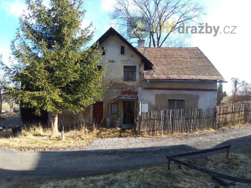 Dražba podíl o velikosti 2/3, rodinný dům