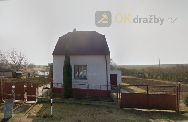 Dražba podíl o velikosti 1/4, rodinný dům