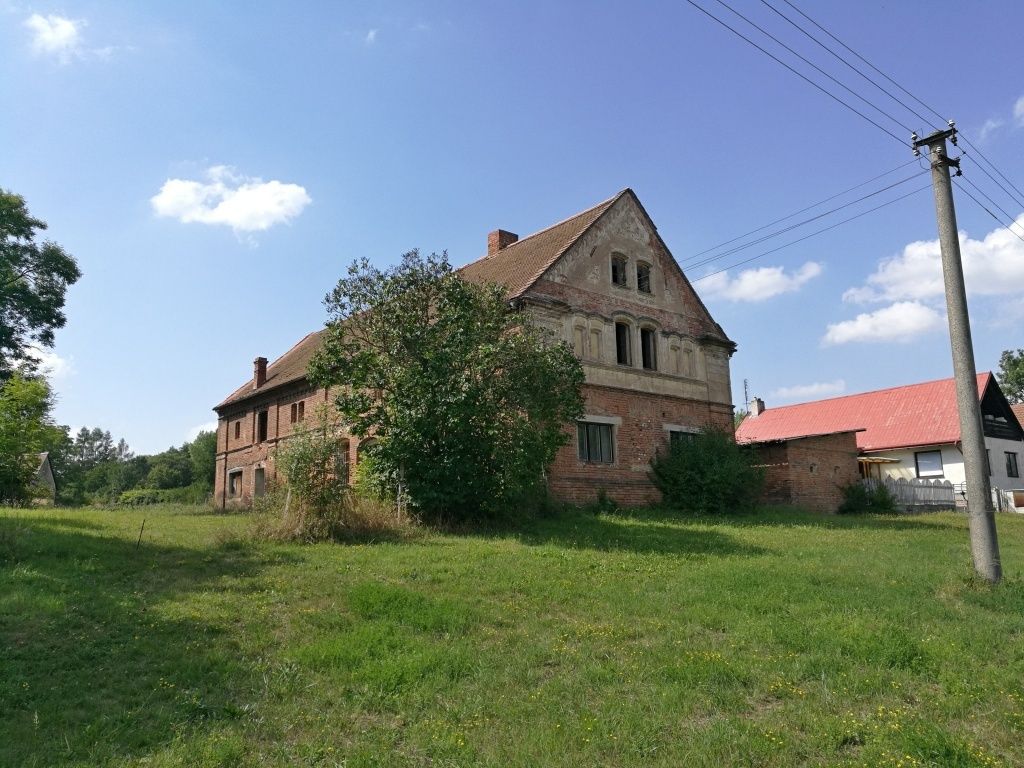 Dražba - Podíly zem.usedlosti a pozemcích v obci Jeníkovice, okres Hradec Králové