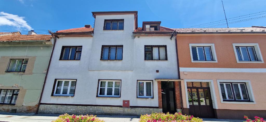 Dražba podílu 1/4 na rodinném domě v obci Horní Jelení, okres Pardubice