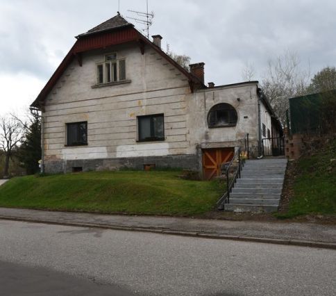 1/2 rodinného domu a zahrady v k.ú. Horní Brusnice, okres Trutnov, opakovaná dražba